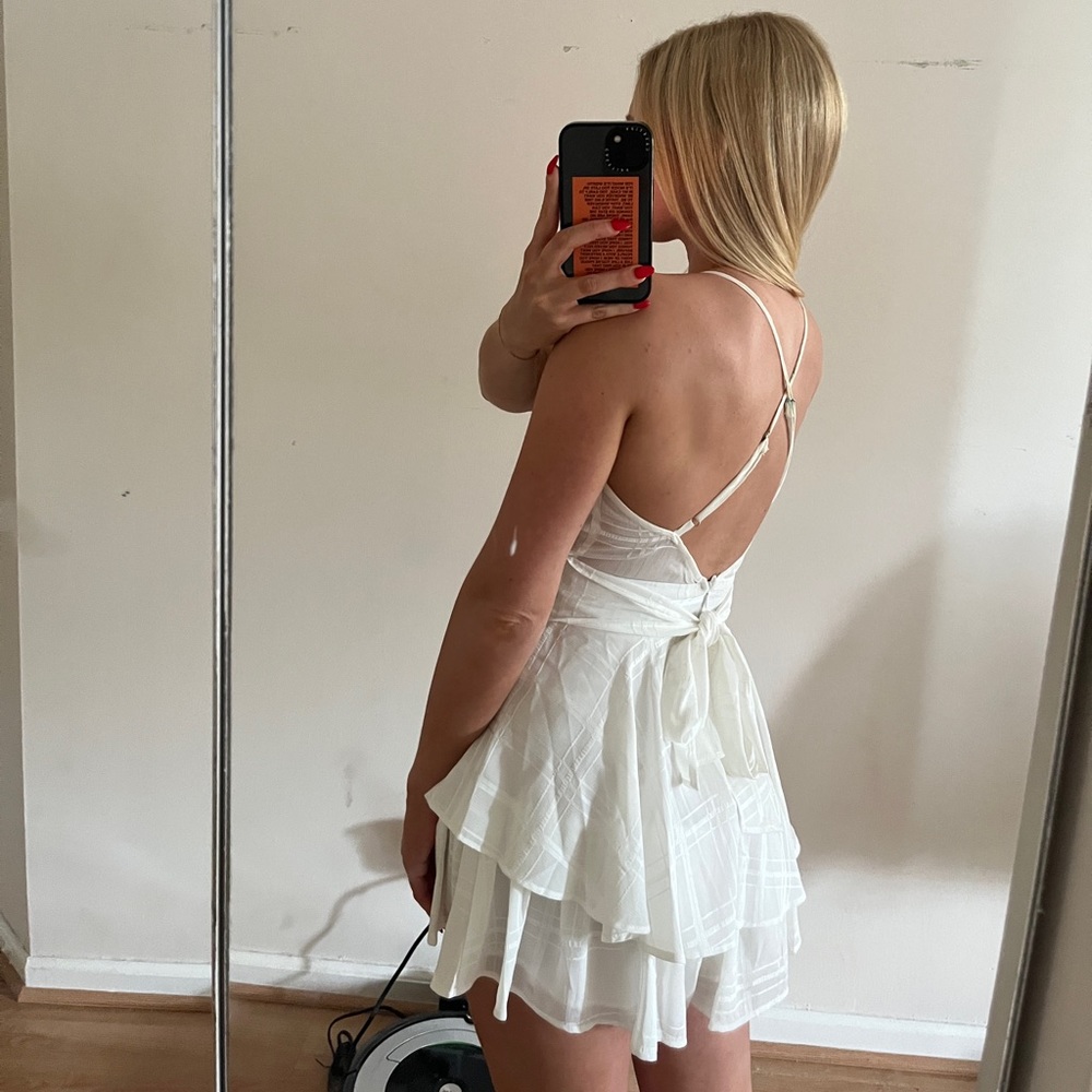 LF White flowy romper - Picture 4 of 11